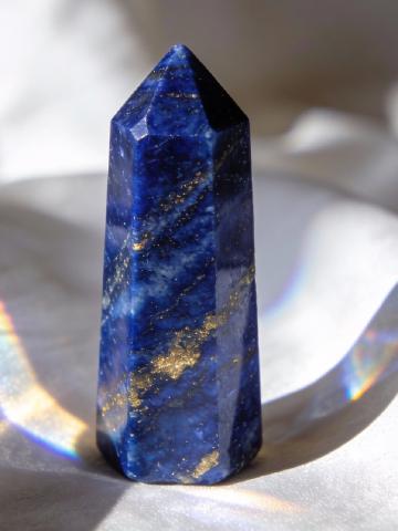 Lapis Lazuli Crystal Meaning feature image